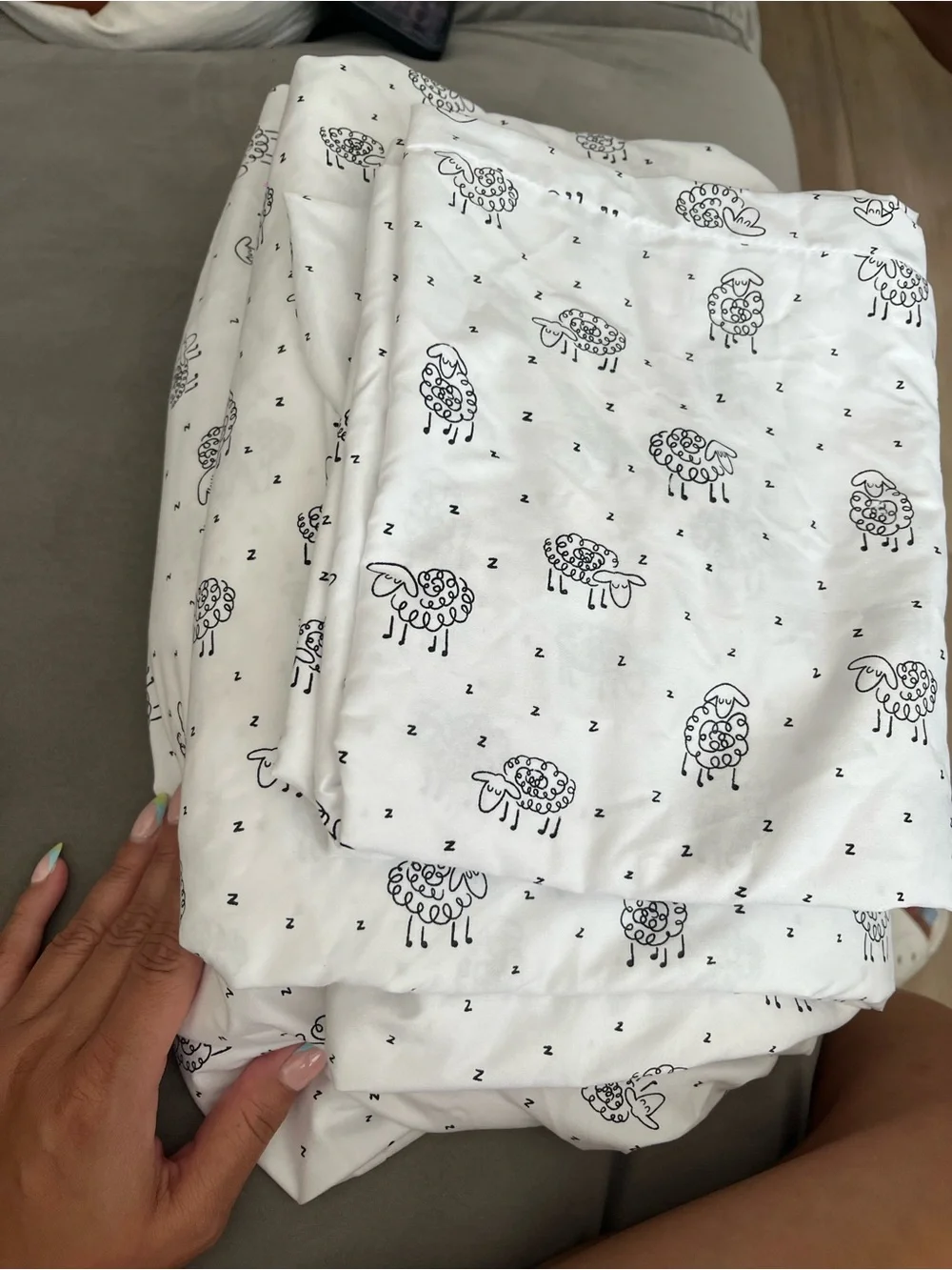 Eddie Bauer White Cotton Sheet Set with Small sheep print 6 pieces microfiber